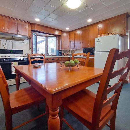 Huge Historic, W/Large Yard & Close To Beach Manistee Bagian luar foto