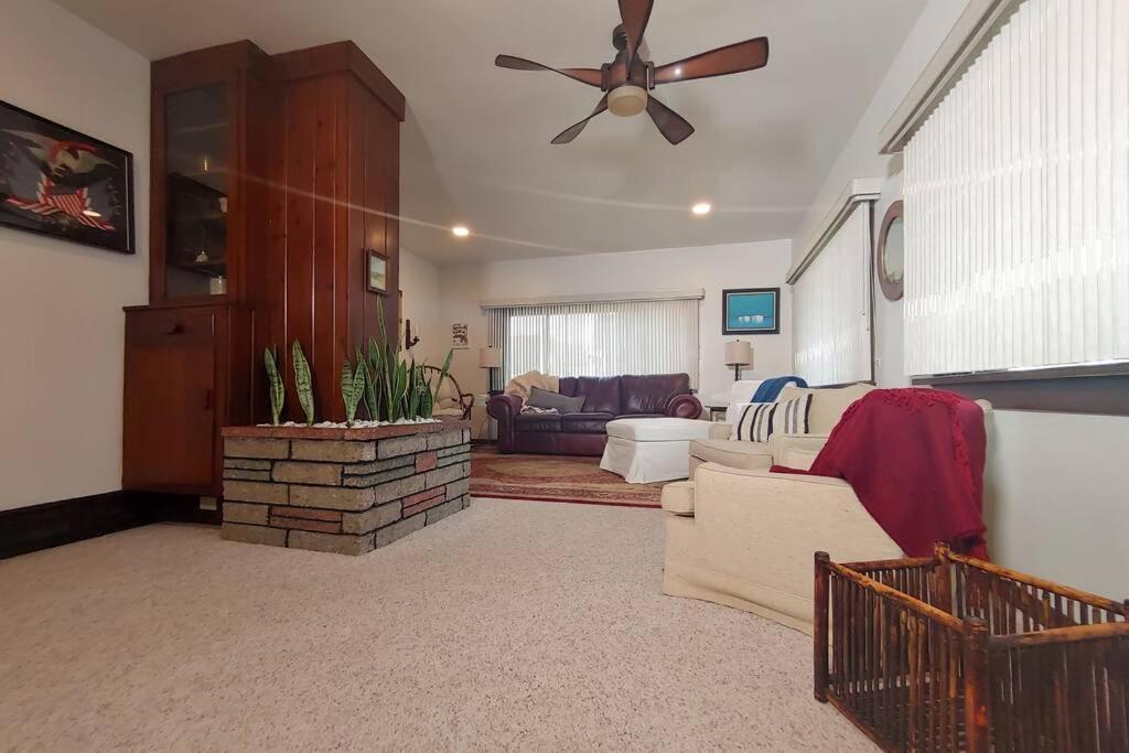 Huge Historic, W/Large Yard & Close To Beach Manistee Bagian luar foto