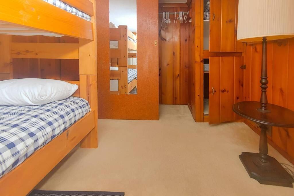 Huge Historic, W/Large Yard & Close To Beach Manistee Bagian luar foto