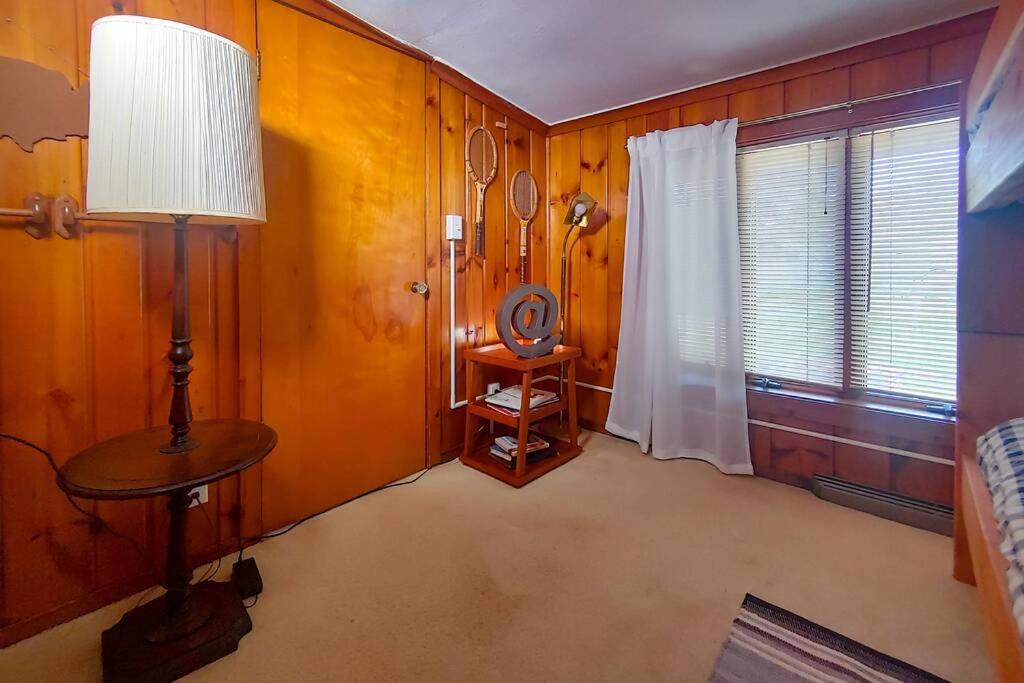 Huge Historic, W/Large Yard & Close To Beach Manistee Bagian luar foto