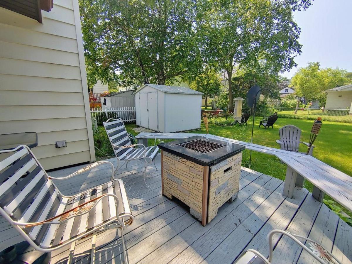 Huge Historic, W/Large Yard & Close To Beach Manistee Bagian luar foto